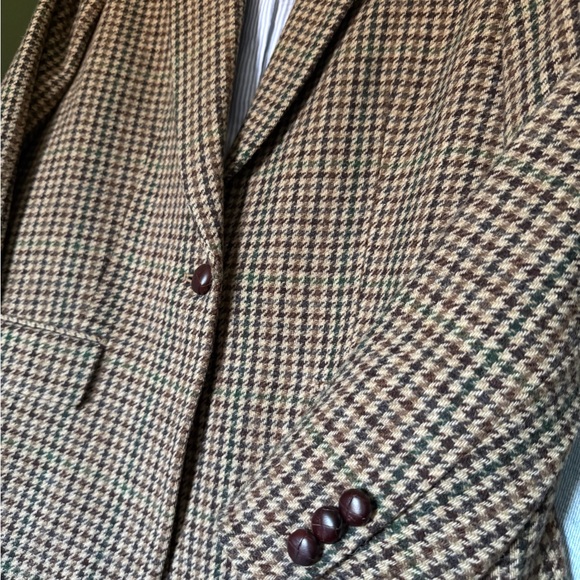 Women’s BROOKS BROTHERS SZ 12 Houndstooth Blazer with wooden buttons - Picture 2 of 5